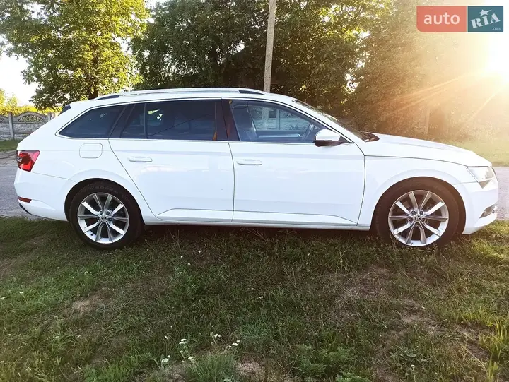Skoda Superb 2017 photo 4