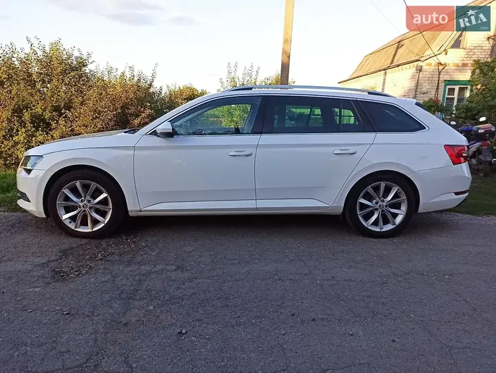 Skoda Superb 2017 photo 5