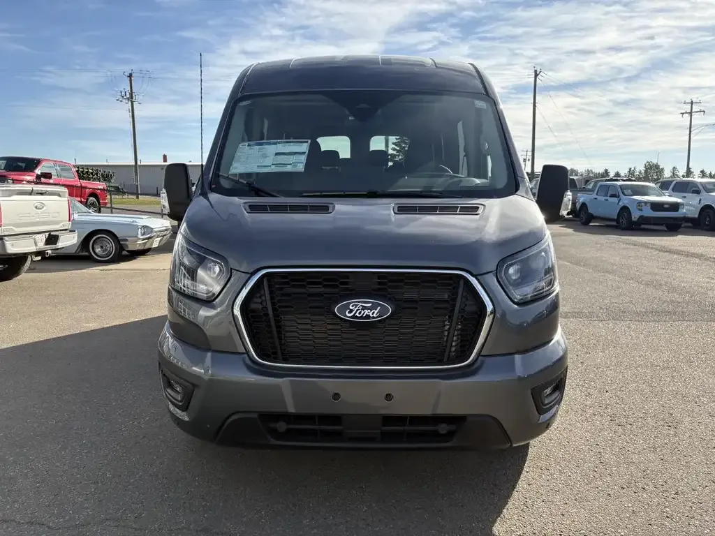 Ford Transit Passenger Wagon 2027 photo 2