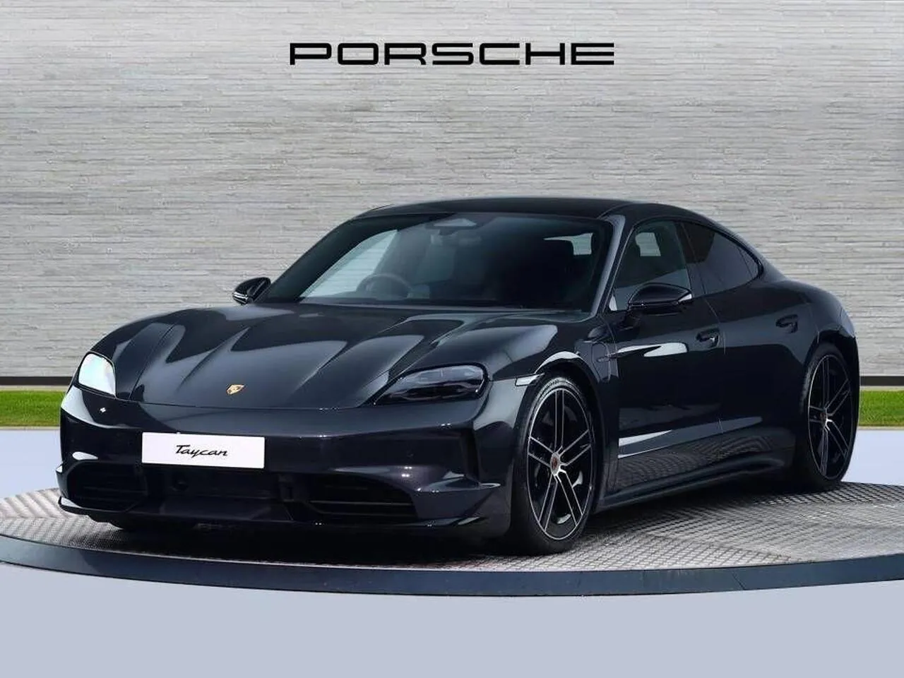Porsche Taycan photo 3