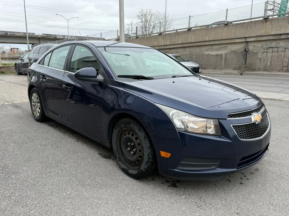 Chevrolet Cruze 2011 photo 2