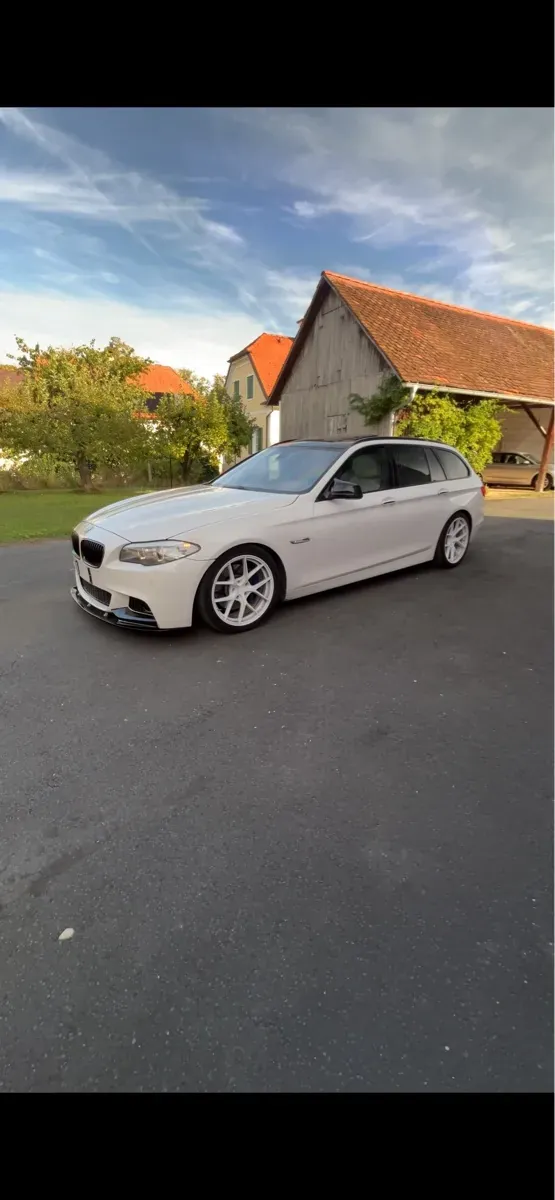 BMW 5 Series 2012 photo 2