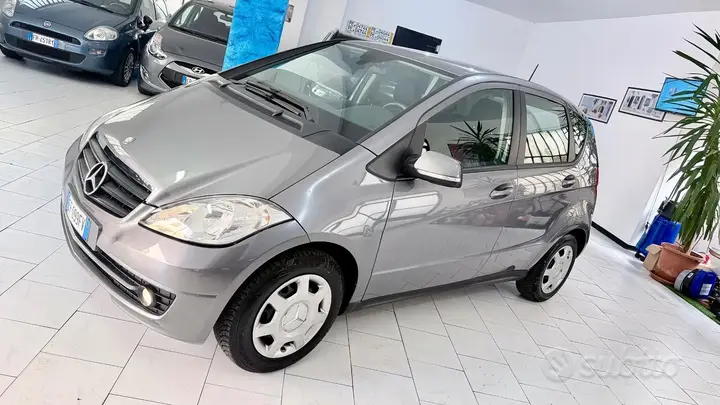Mercedes-Benz A 160 2011 photo 3