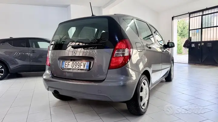 Mercedes-Benz A 160 2011 photo 5