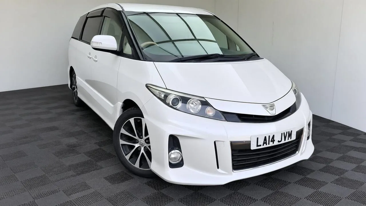Toyota Estima 2014 photo 2
