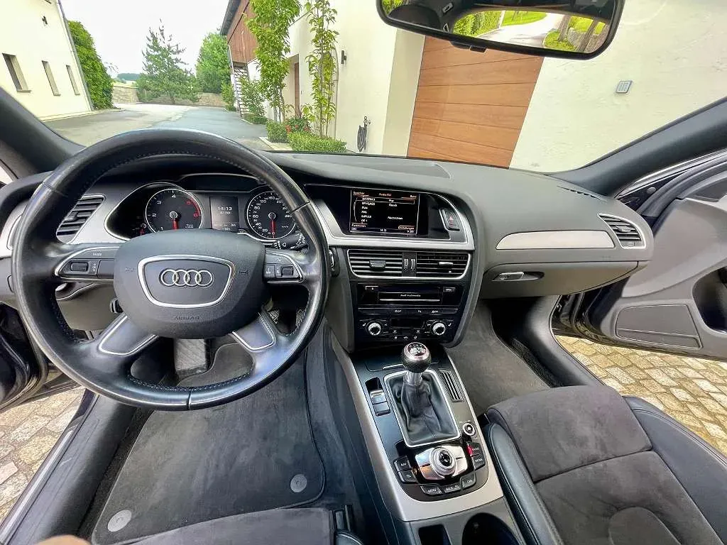 Audi A4 Avant 2013 photo 2