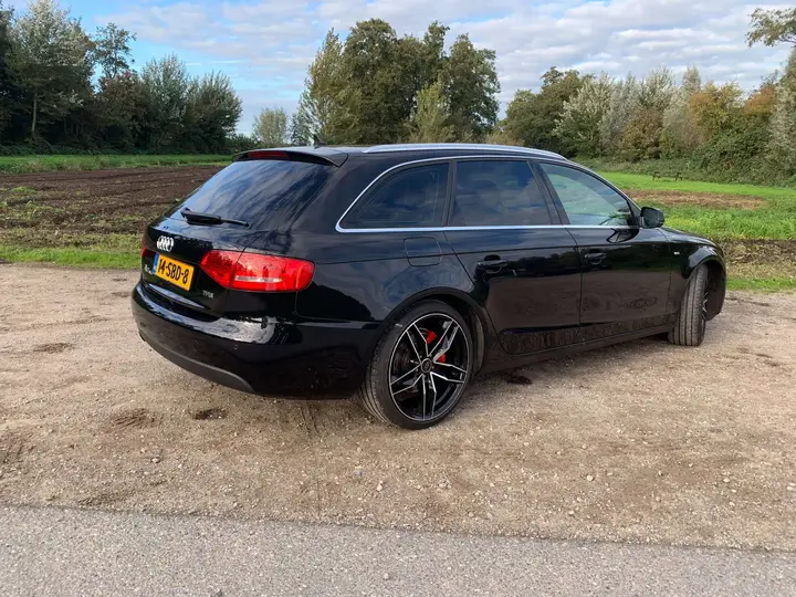 Audi A4 Avant 2011 photo 3