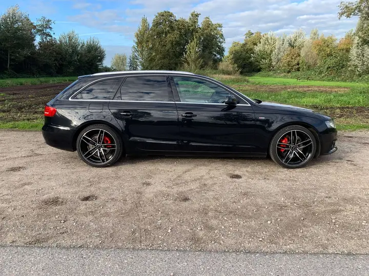 Audi A4 Avant 2011 photo 2