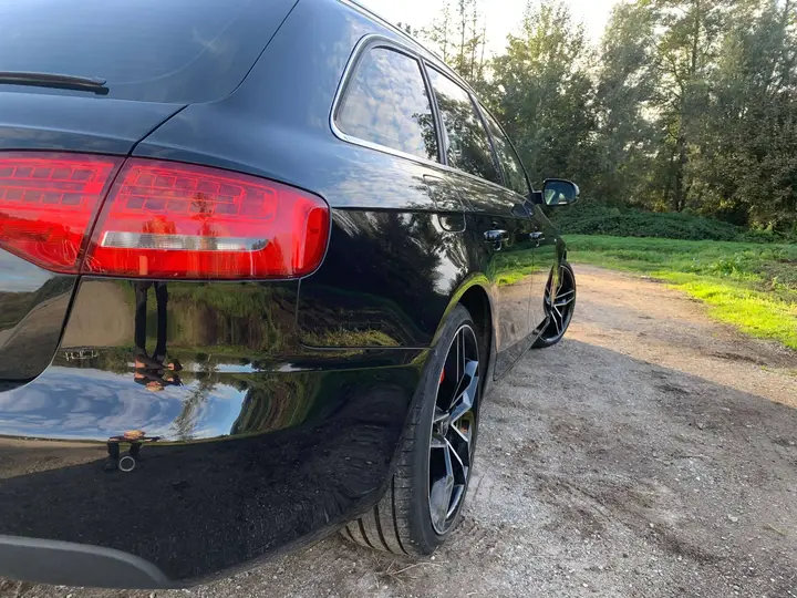Audi A4 Avant 2011 photo 5