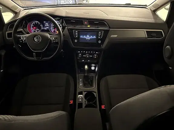 Volkswagen Touran 2017 photo 5