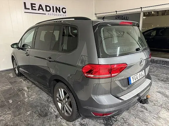 Volkswagen Touran 2017 photo 2