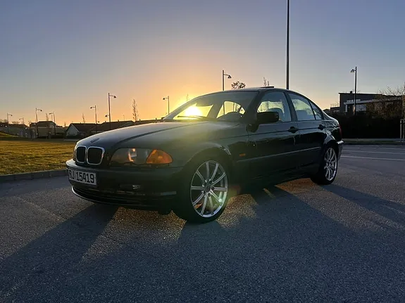 BMW 318I