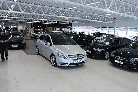 Mercedes-Benz B 200 2013 photo 3
