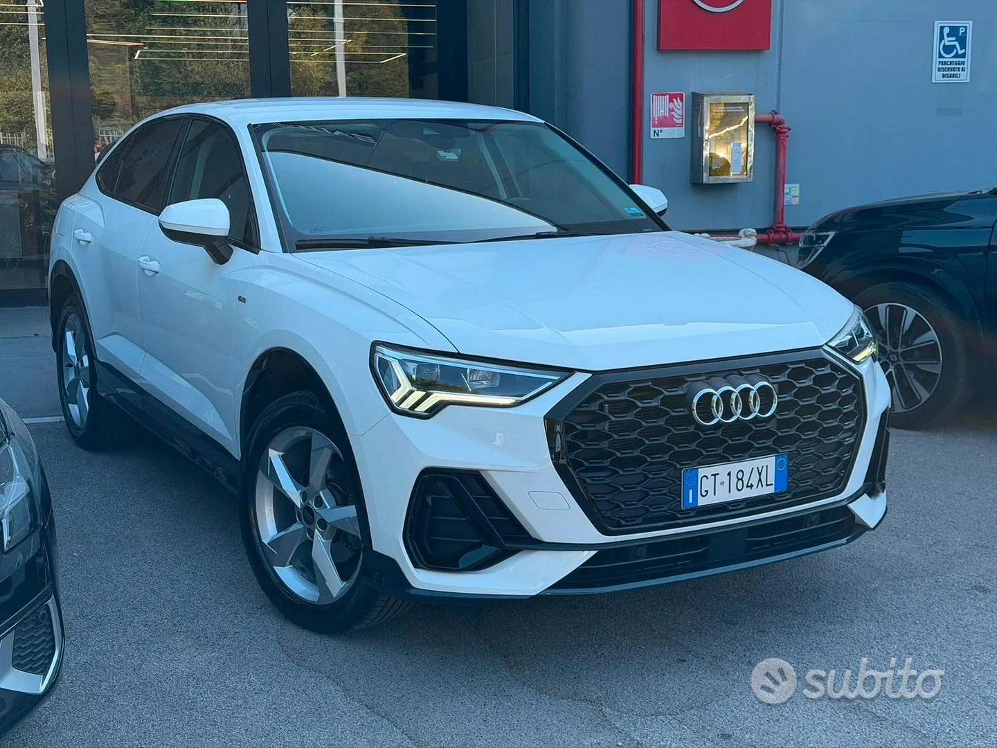 Audi Q3 2023 photo 2