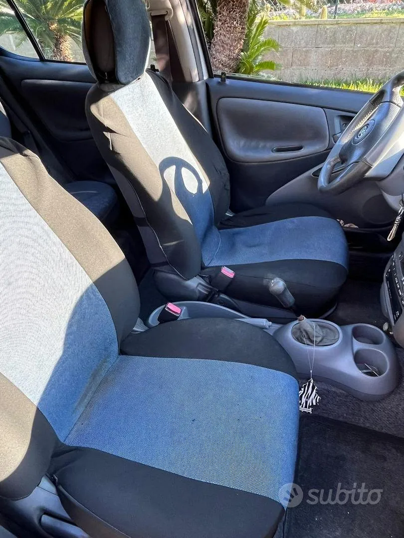 Toyota Yaris 2002 photo 4