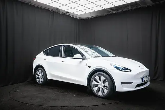 Tesla Model Y 2023 photo 5