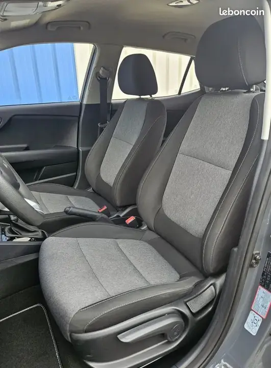 Kia Stonic 2024 photo 4