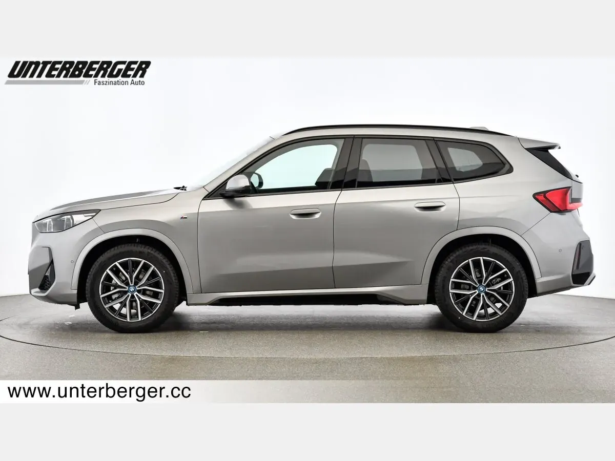 BMW Ix1 2024 photo 3