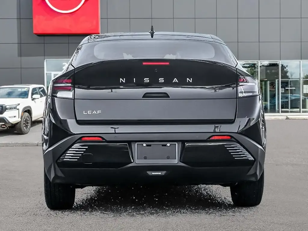 Nissan Leaf 2026 photo 5