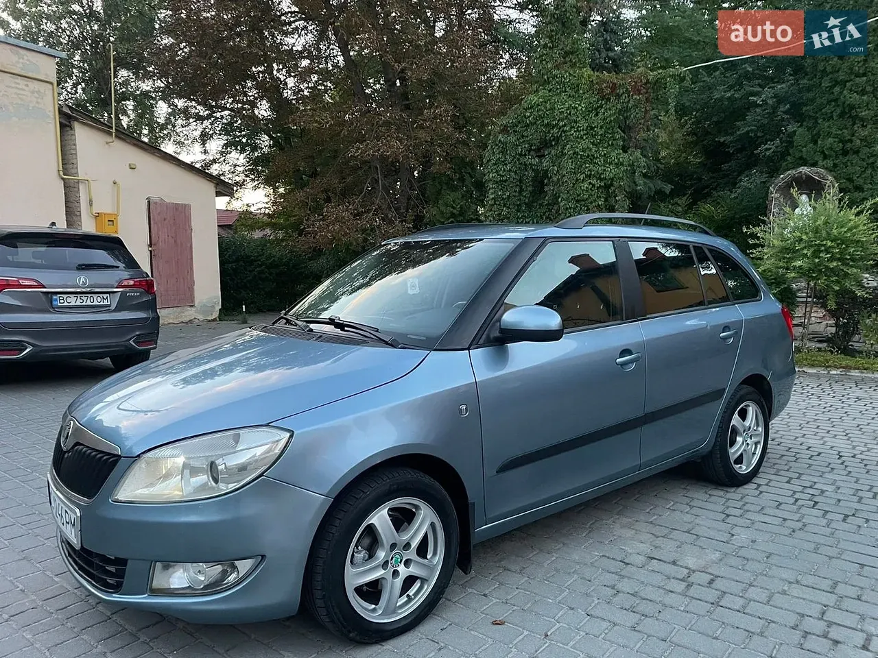 Skoda Fabia 2012 photo 3