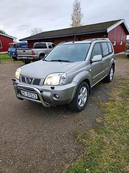 Nissan X-Trail 2004 photo 2