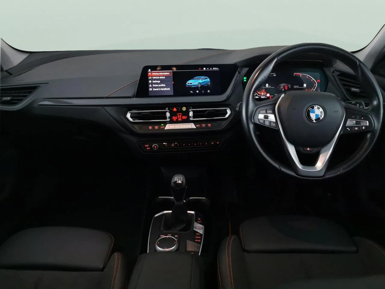 BMW 1 Series 2023 photo 5