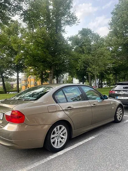 BMW 320I
