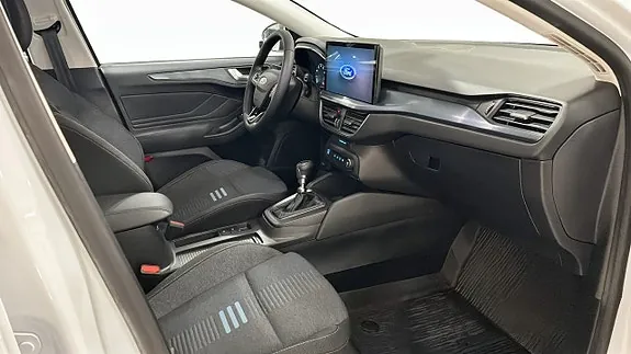 Ford Focus 2023 photo 3