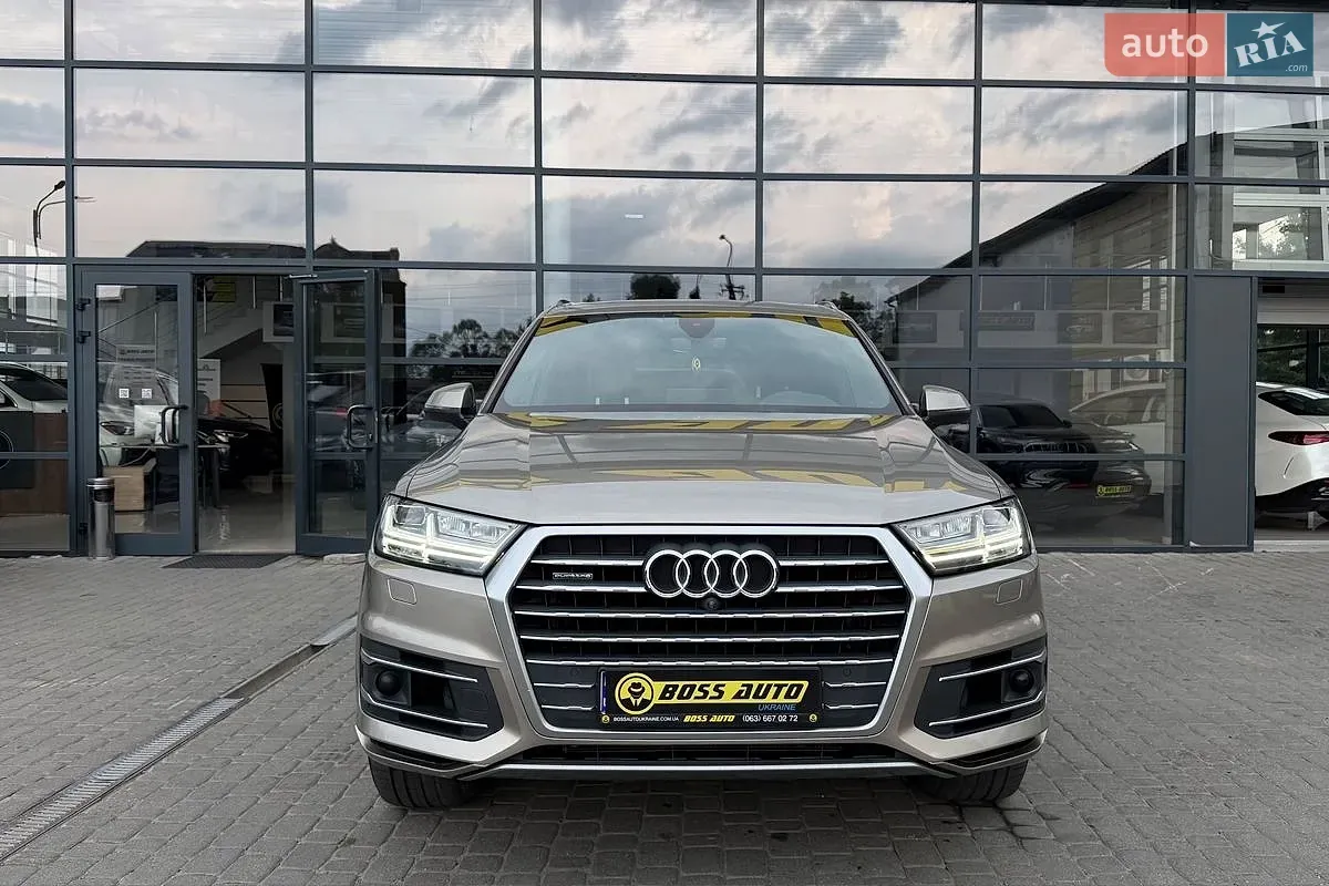 Audi Q7 2017 photo 2
