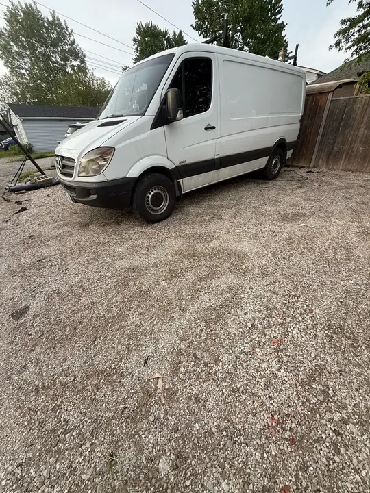 Mercedes-Benz Sprinter Van 2012 photo 3
