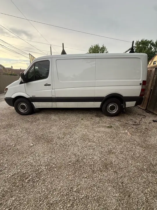 Mercedes-Benz Sprinter Van 2012 photo 2