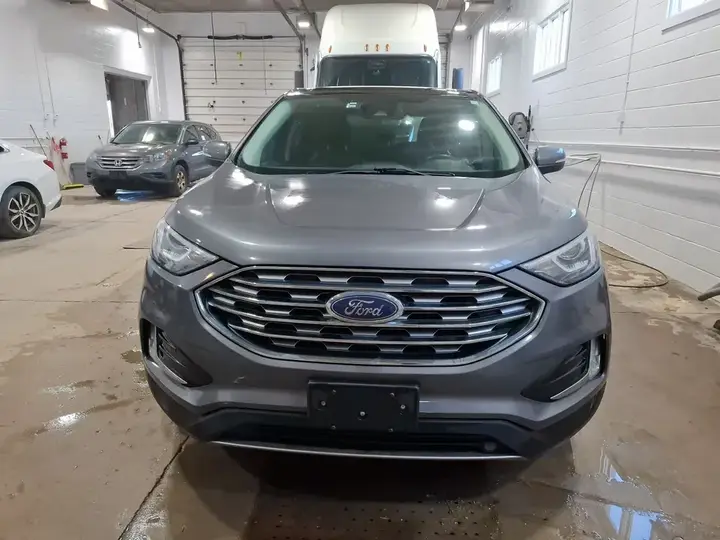 Ford Edge 2021 photo 2
