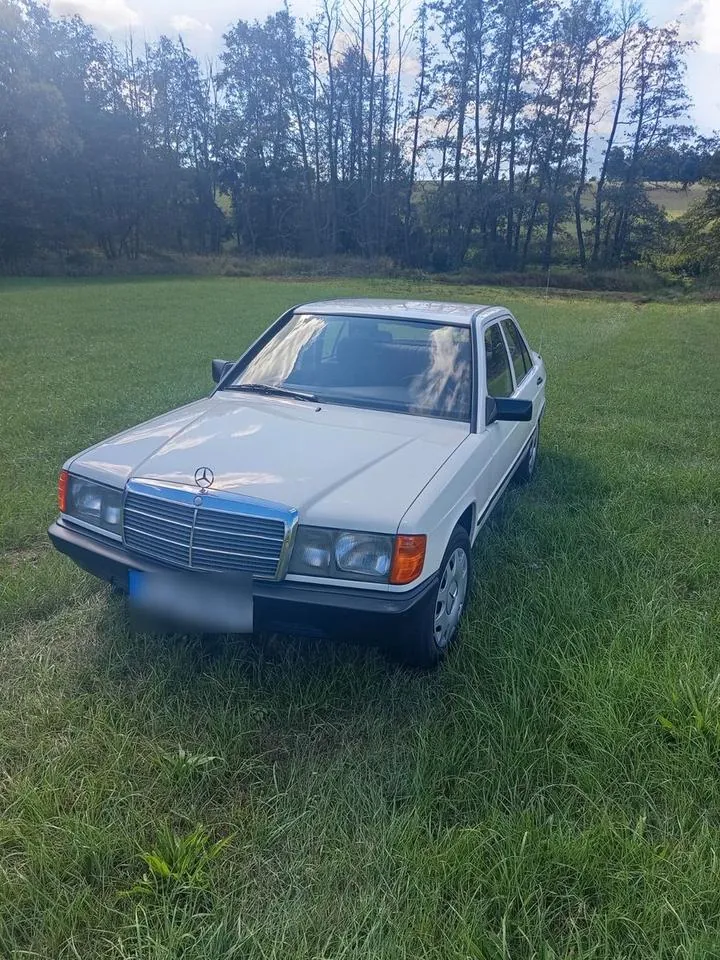 Mercedes-Benz 190 E