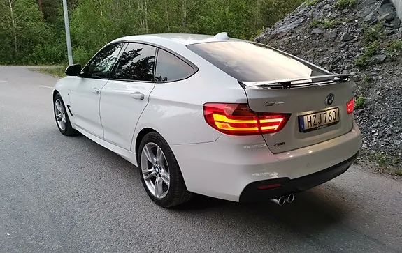 BMW 320D 2016 photo 2