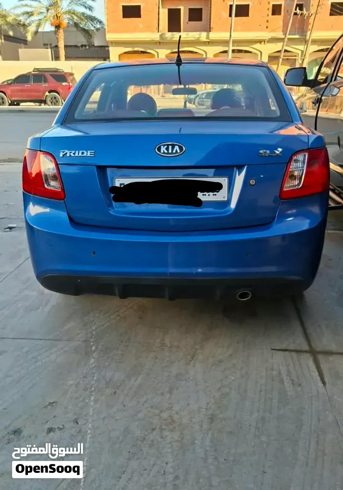 Kia Pride 2011 photo 2