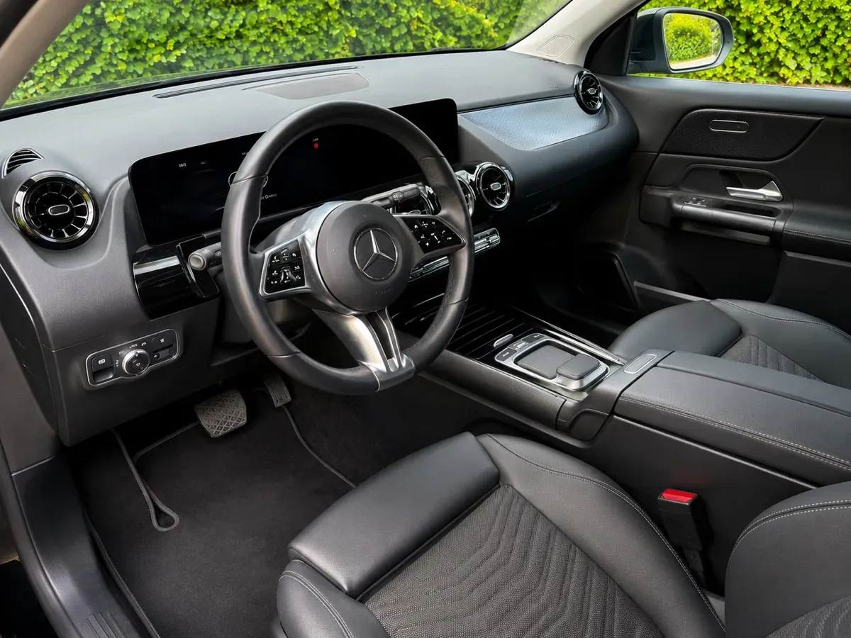 Mercedes-Benz Gla Class 2025 photo 3