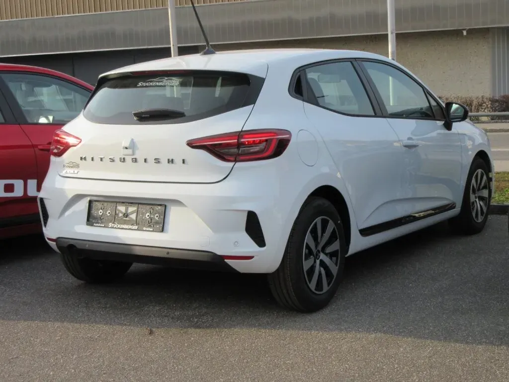 Mitsubishi Colt 2025 photo 2