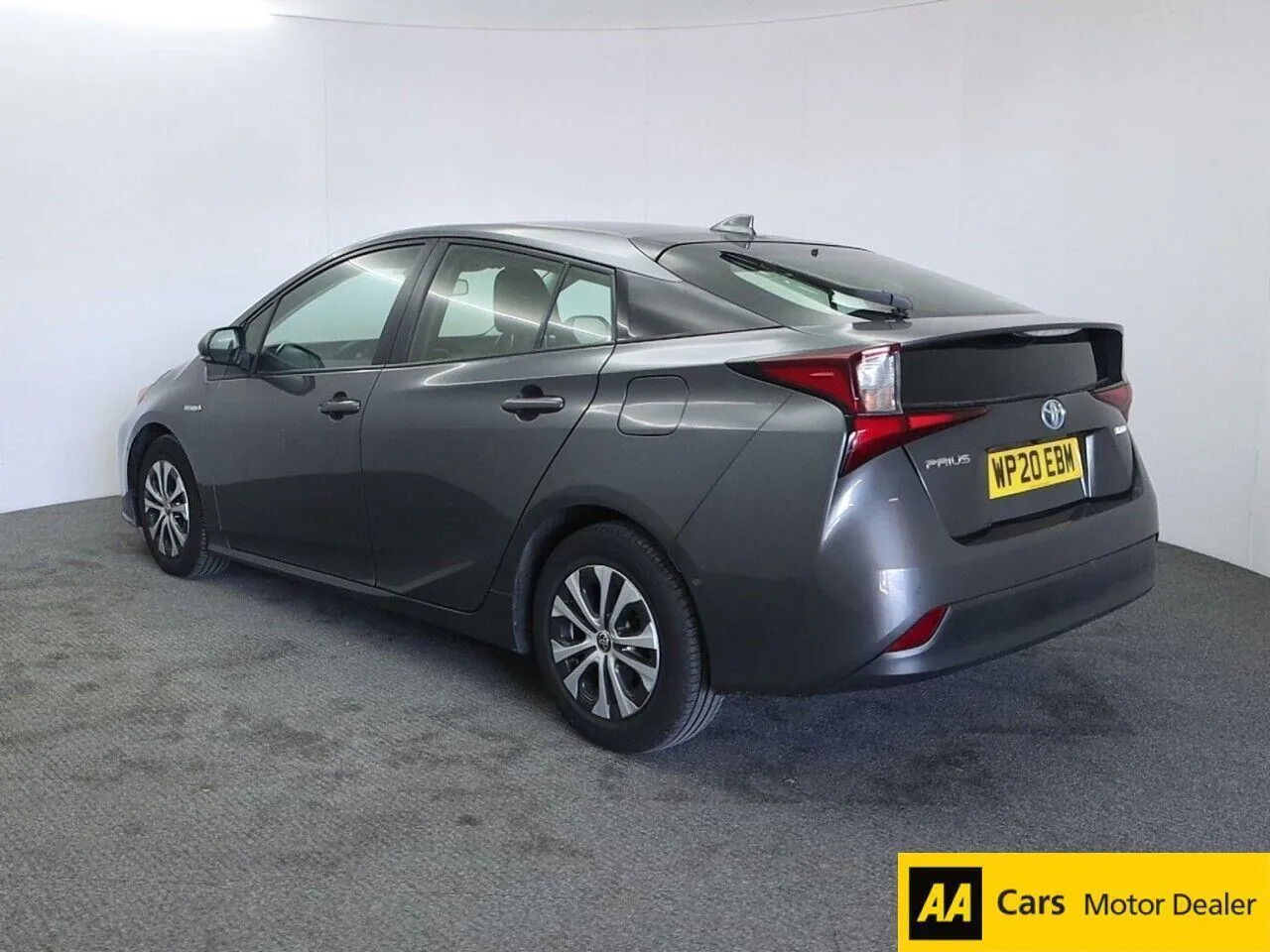 Toyota Prius 2020 photo 2
