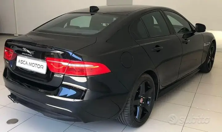 Jaguar Xe 2016 photo 2