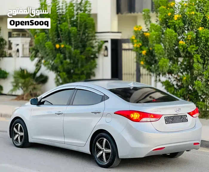Hyundai Elantra 2012 photo 3