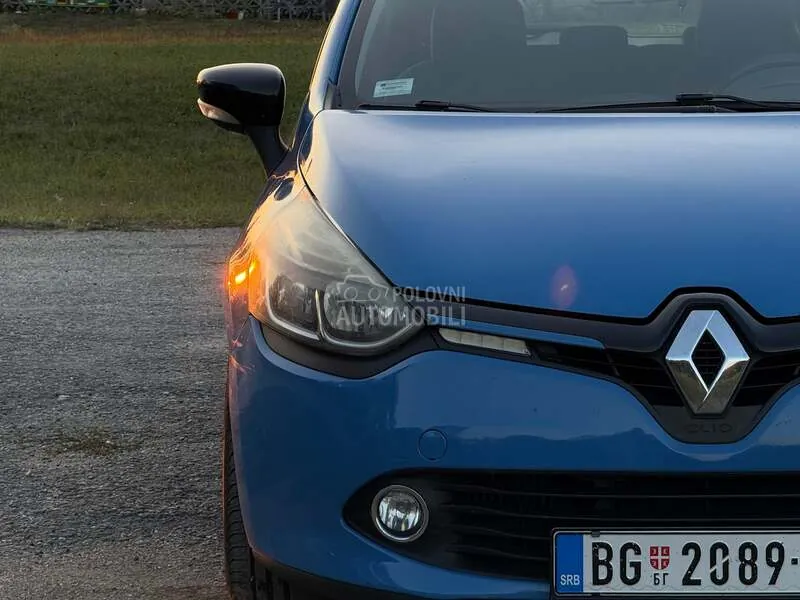 Renault Clio 2012 photo 2