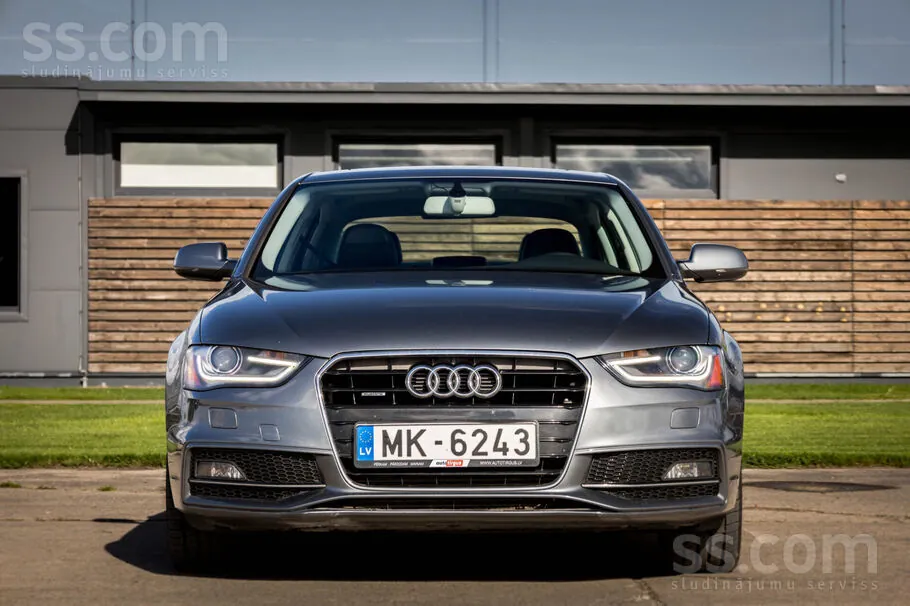 Audi A4 2014 photo 2