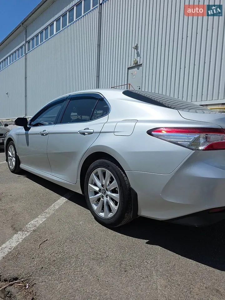 Toyota Camry 2018 photo 2