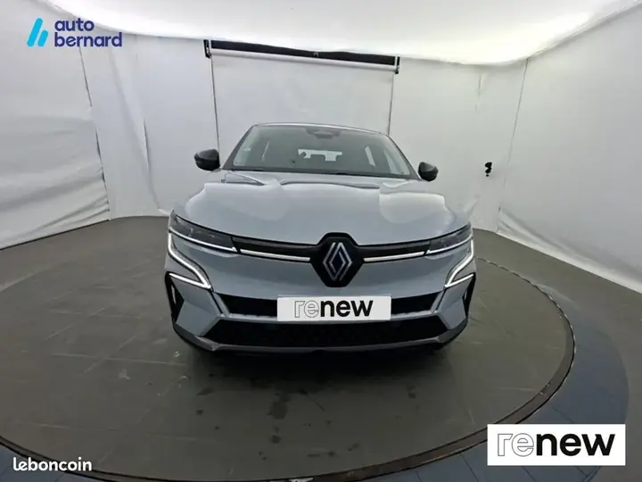 Renault Megane 2023 photo 2