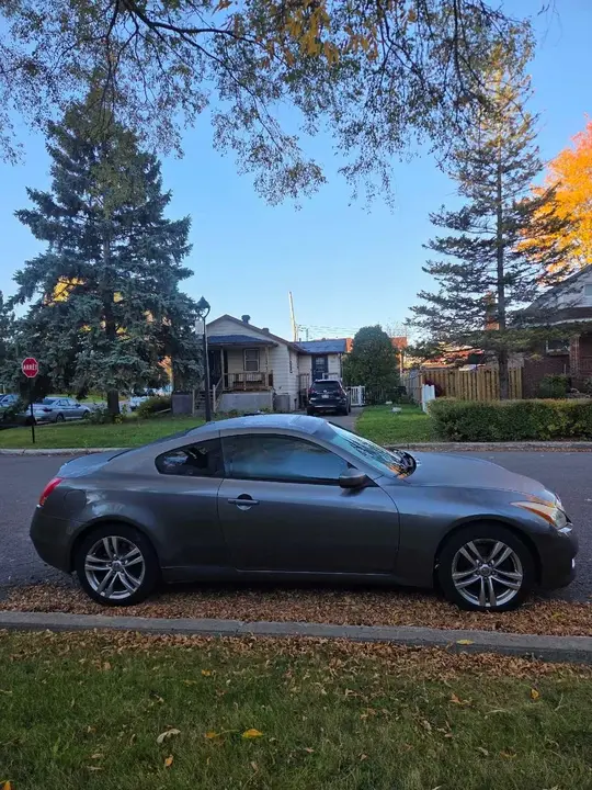 Infiniti G37X 2010 photo 5