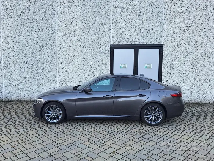Alfa Romeo Giulia 2020 photo 4