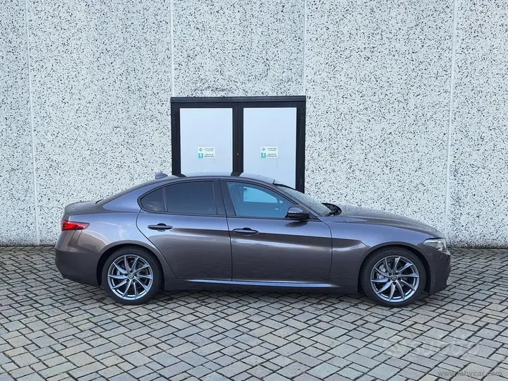 Alfa Romeo Giulia 2020 photo 5