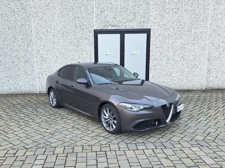 Alfa Romeo Giulia 2020 photo 3