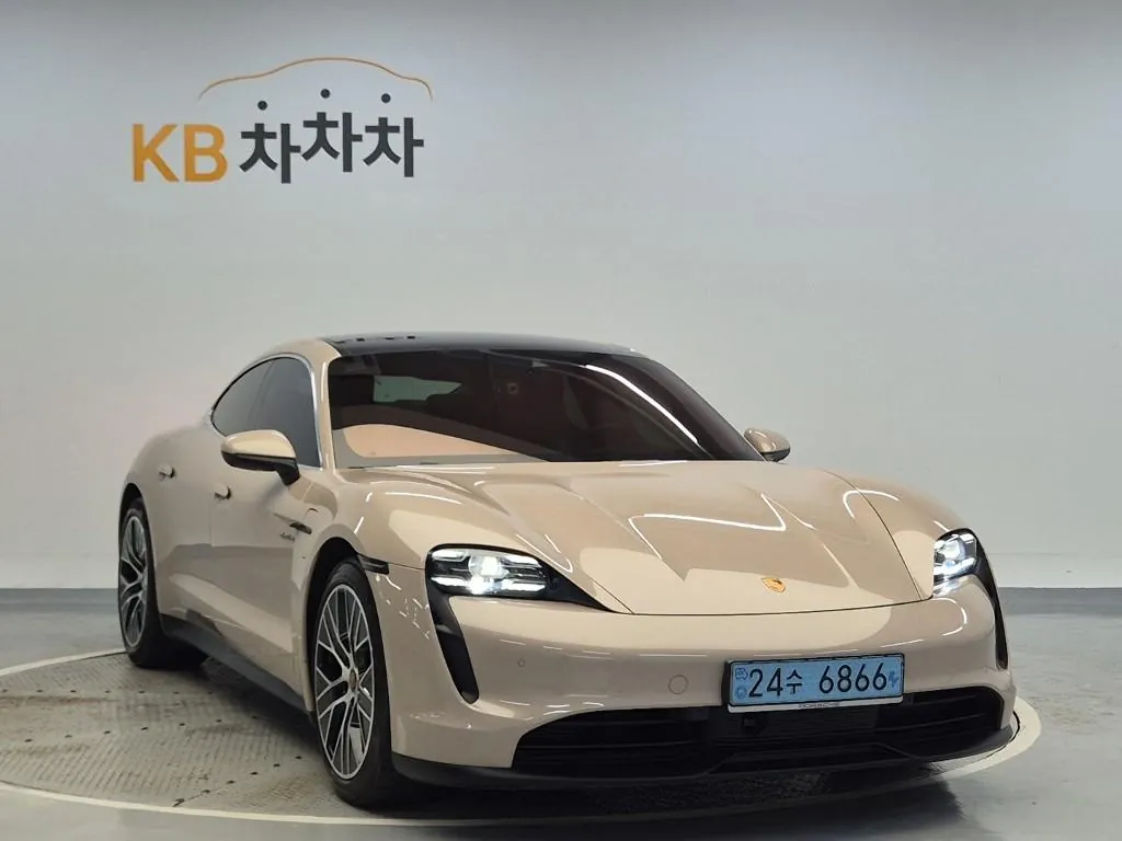 Porsche Taycan 2021 photo 4
