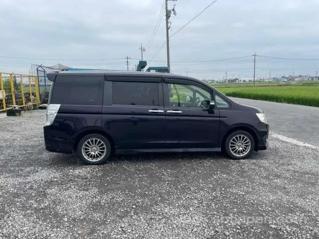 Honda Stepwagen Spada Z 2012 photo 5